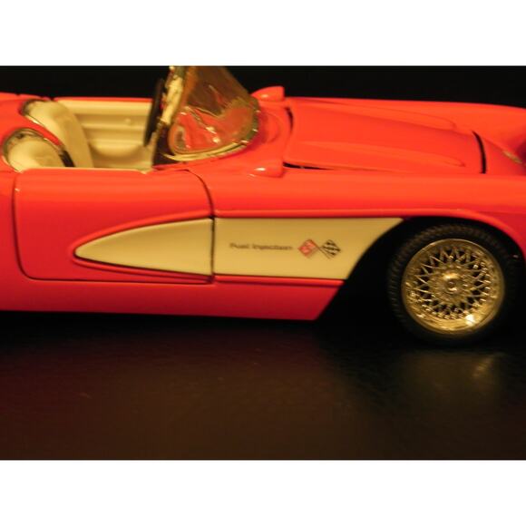 SunnySide 1957 Corvette Roadster Convertible 1:24 Die Cast model car - Picture 9 of 10